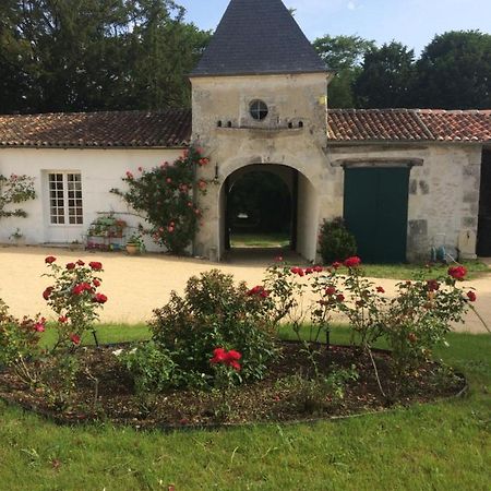 Le Logis Du Plessis Bed and Breakfast Chaniers Eksteriør billede
