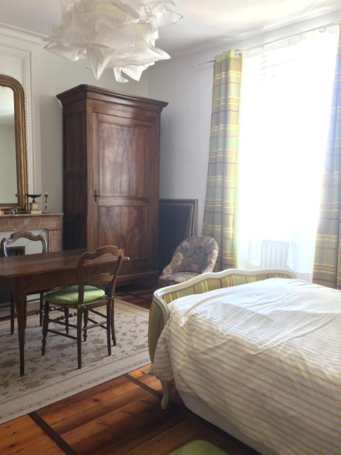 Le Logis Du Plessis Bed and Breakfast Chaniers Eksteriør billede