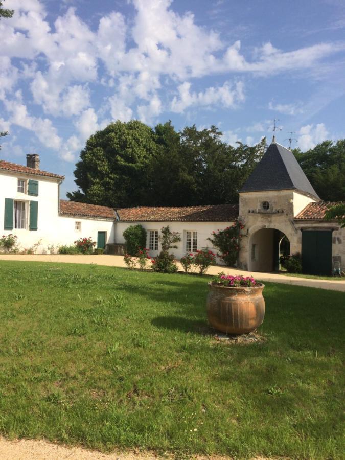 Le Logis Du Plessis Bed and Breakfast Chaniers Eksteriør billede