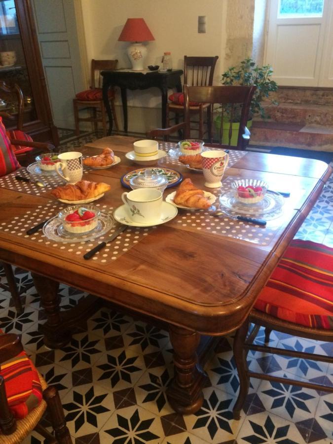 Le Logis Du Plessis Bed and Breakfast Chaniers Eksteriør billede